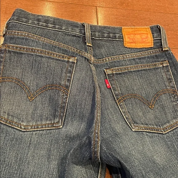 White Oak Cone Denim Levi’s Classic Straight Leg cropped Blue Jeans - Picture 7 of 10